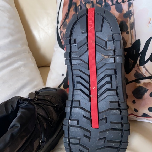 Authentic PRADA sz 38.5 - Picture 3 of 6